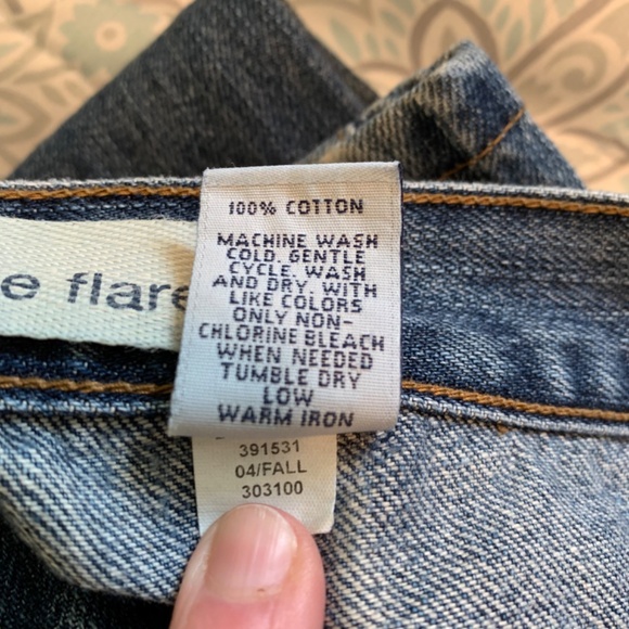 2004 GAP Low Rise Flare Jeans 8R - Picture 8 of 8